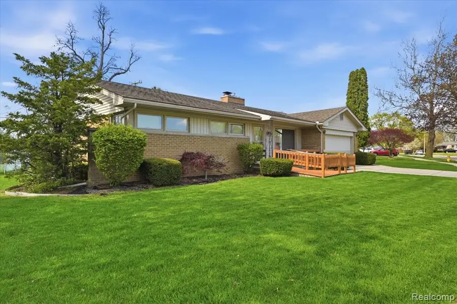 7439 Carrousel, Westland, MI 48185 - #2