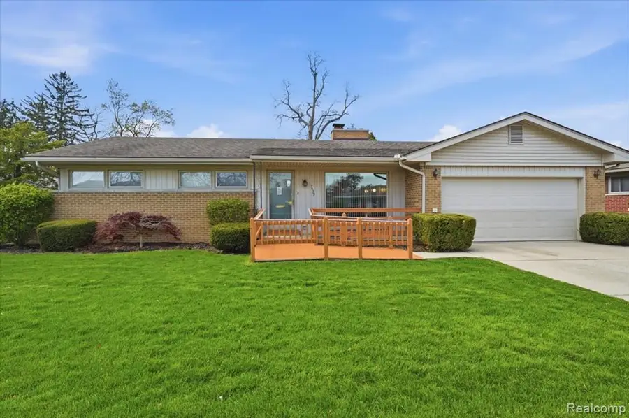 7439 Carrousel, Westland, MI 48185 - #3