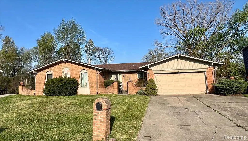 37115 Pocahontas, Clinton Township, MI 48036 - #1