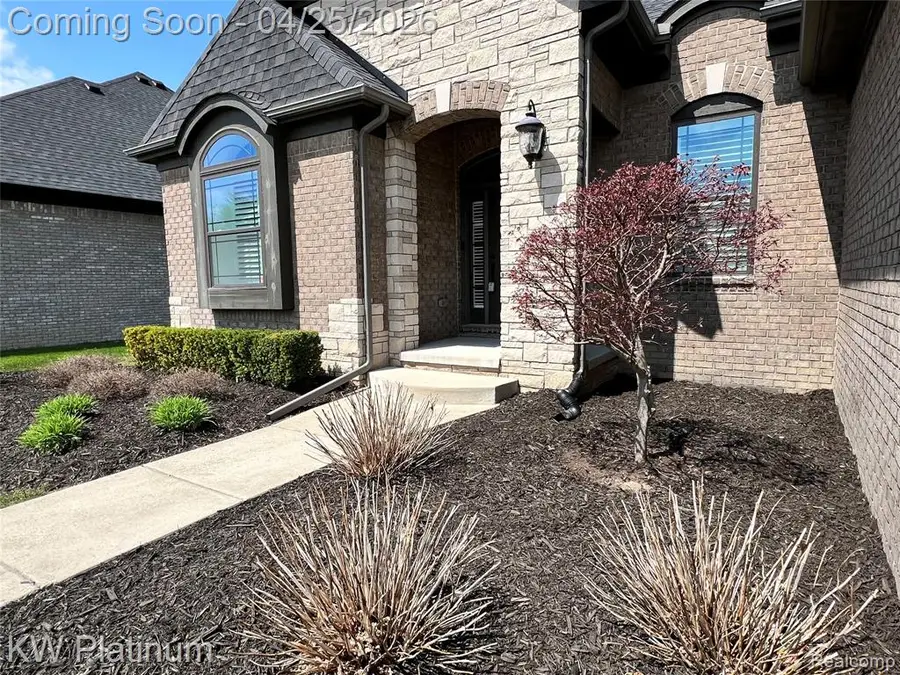 22003 Chaucer, Macomb, MI 48044 - #2