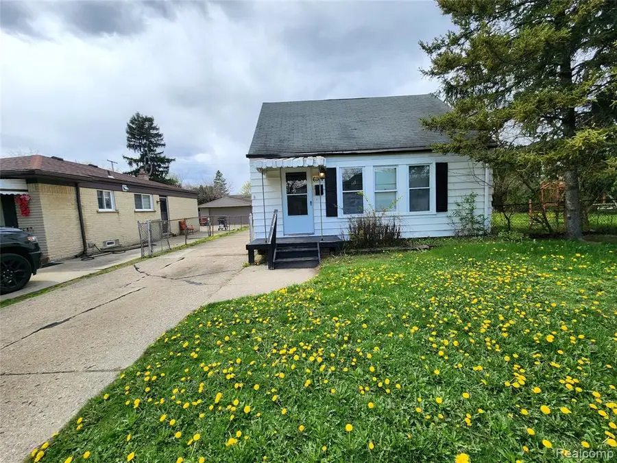 6147 Whitefield, Dearborn Heights, MI 48127 - #2