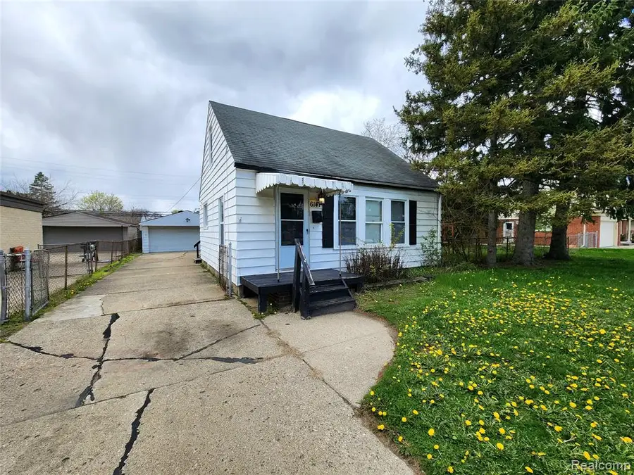 6147 Whitefield, Dearborn Heights, MI 48127 - #3