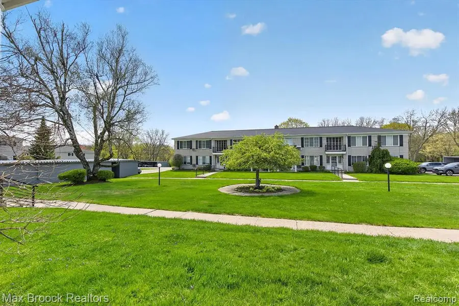 100 W Hickory Grove #E2, Bloomfield Hills, MI 48304 - #3