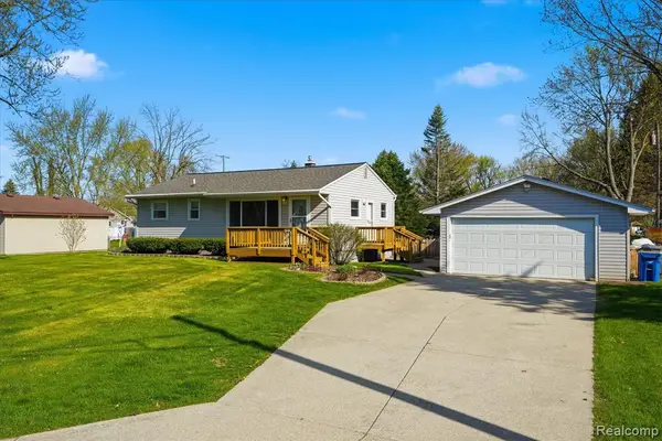 6414 Lanman, Waterford, MI 