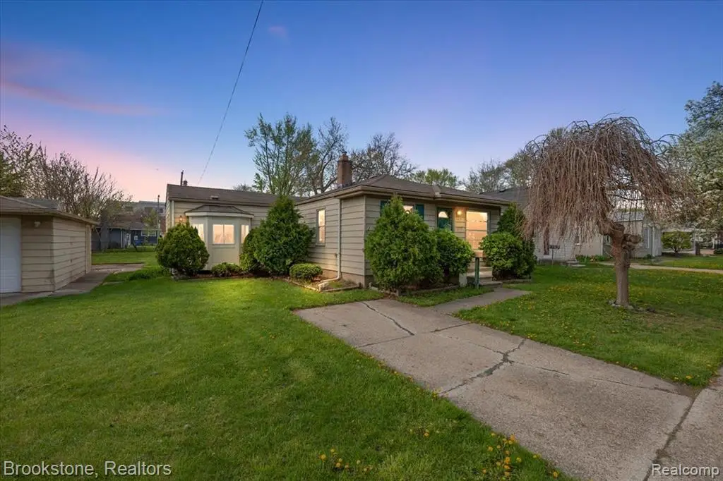 7528 Anna, Warren, MI 48092 - #1