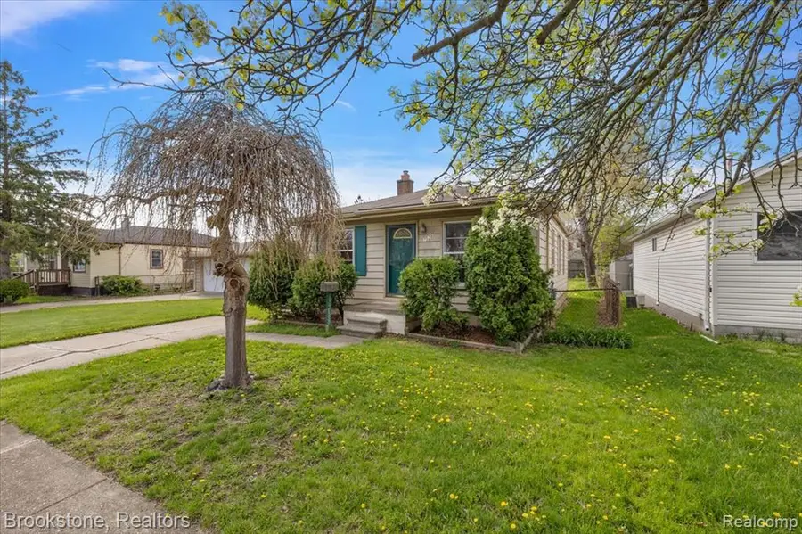 7528 Anna, Warren, MI 48092 - #2