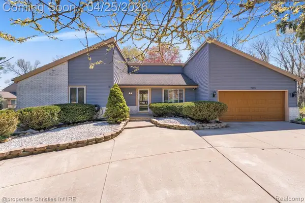 7573 Ashburton, West Bloomfield, MI 48322