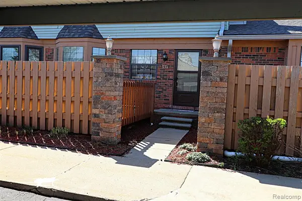 2131 Vine Way #97, Canton, MI 