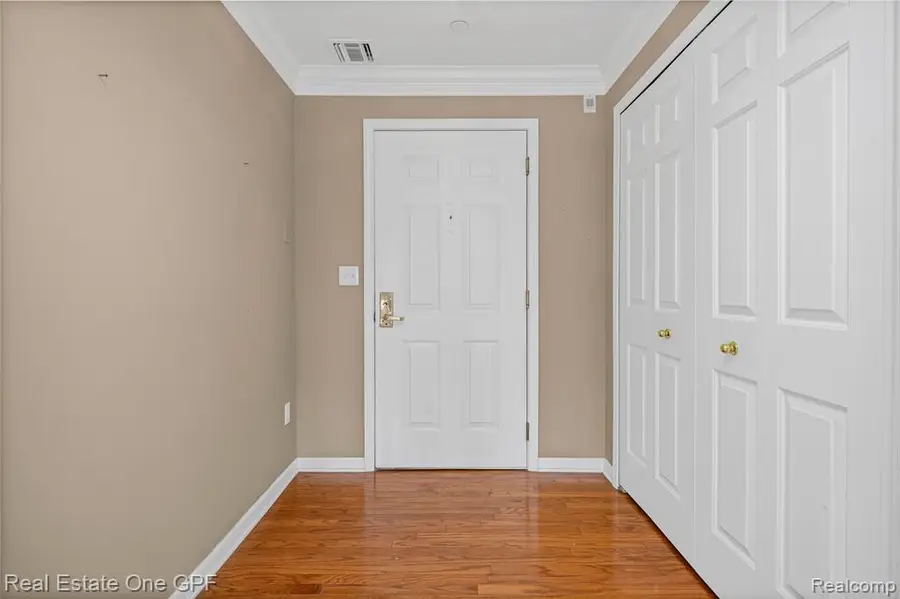 12 Pointe Park, Grosse Pointe Park, MI 48230 - #3
