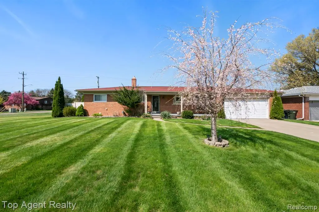 38011 Medville, Sterling Heights, MI 48312 - #1