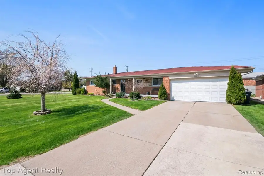 38011 Medville, Sterling Heights, MI 48312 - #3
