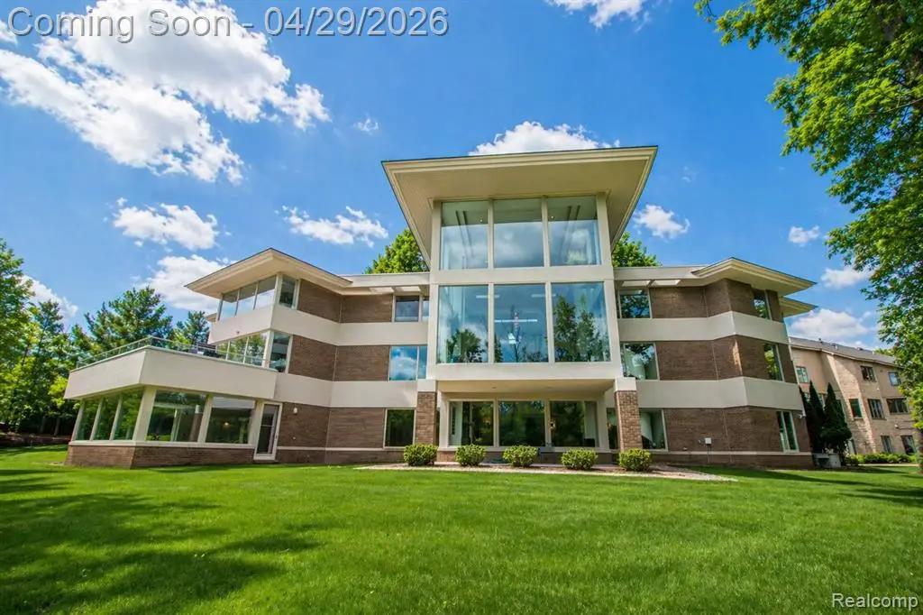 1208 Hidden Lake, Bloomfield Hills, MI 48302 - #1