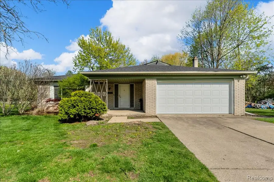 19230 Red Maple, Southfield, MI 48076 - #2