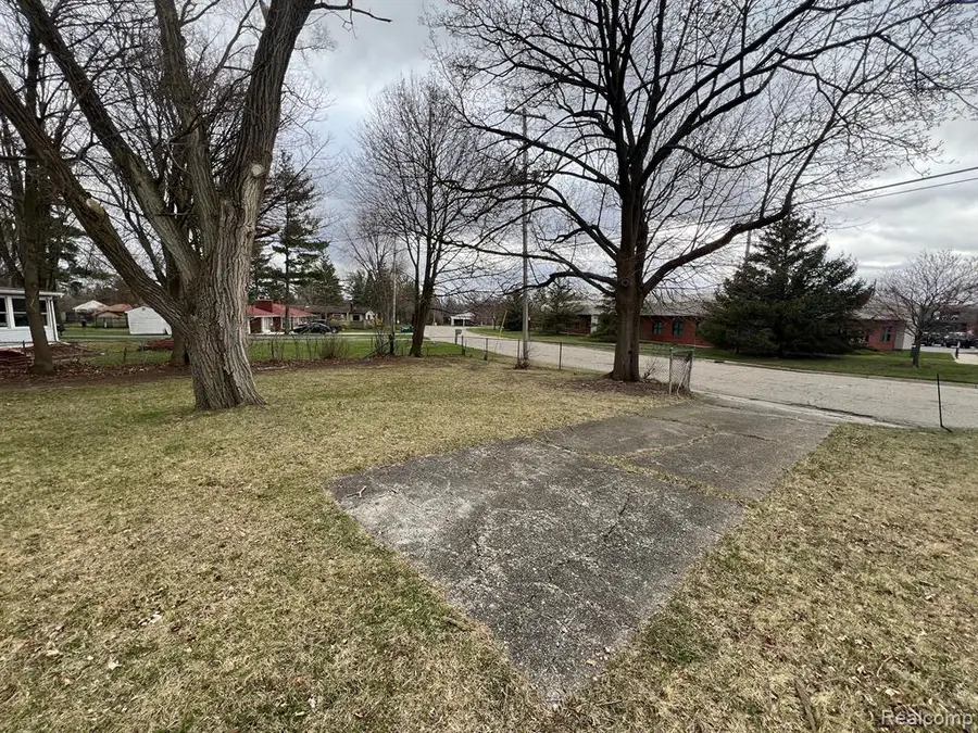 1436 E Pierson, Flushing, MI 48433 - #3