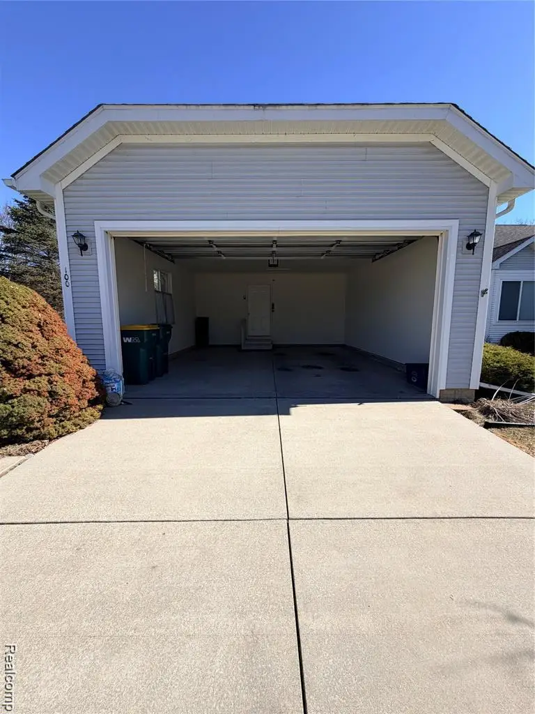 100 Aberdeen #36, Flushing, MI 48433 - #1