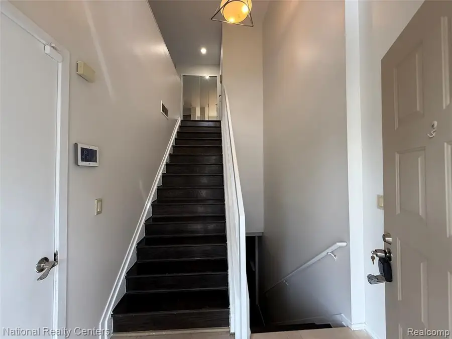 6677 Chimney Sweep, West Bloomfield, MI 48322 - #3