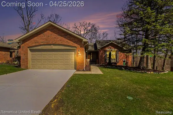 7184 Westchester #125, West Bloomfield, MI 48322