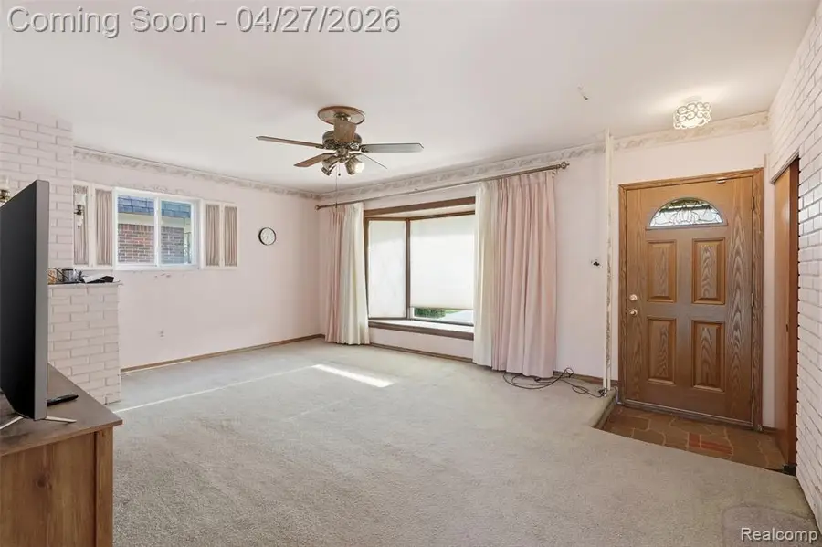 26840 Merideth Dr, Warren, MI 48091 - #3