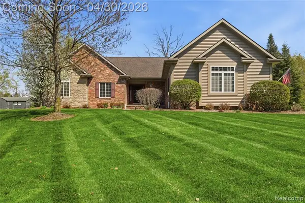 9031 Hidden Oaks, Grand Blanc, MI 48439