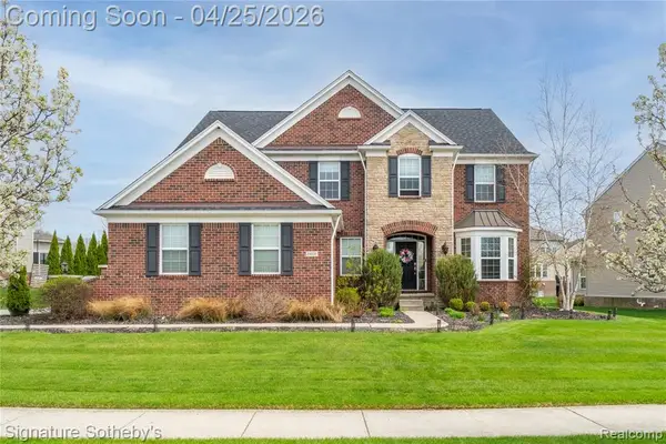 24636 Padstone, South Lyon, MI 48178
