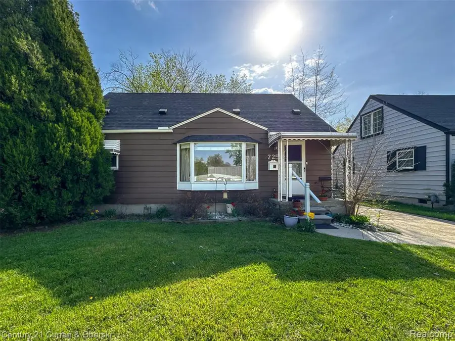 725 S Manitou, Clawson, MI 48017 - #2