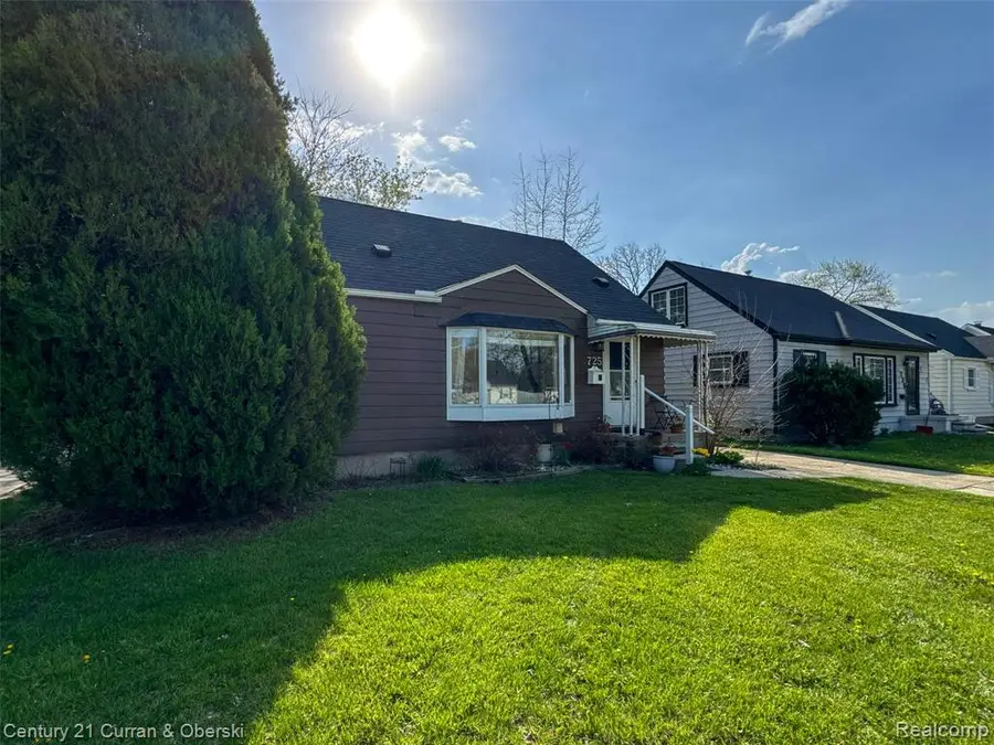 725 S Manitou, Clawson, MI 48017 - #3
