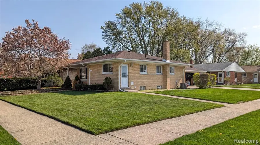 21562 Winshall, Saint Clair Shores, MI 48081 - #2