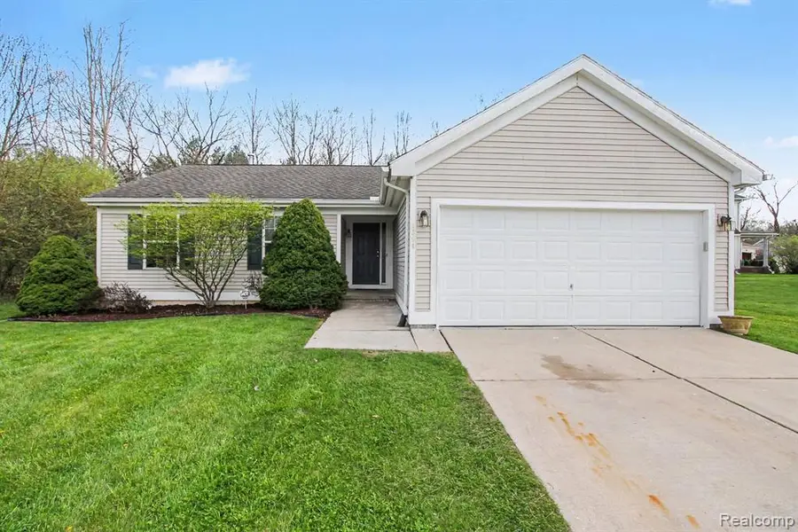 4394 Harrier, Burton, MI 48519 - #2