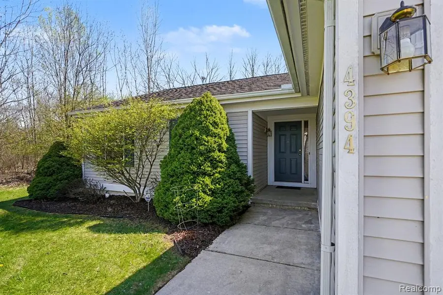 4394 Harrier, Burton, MI 48519 - #3