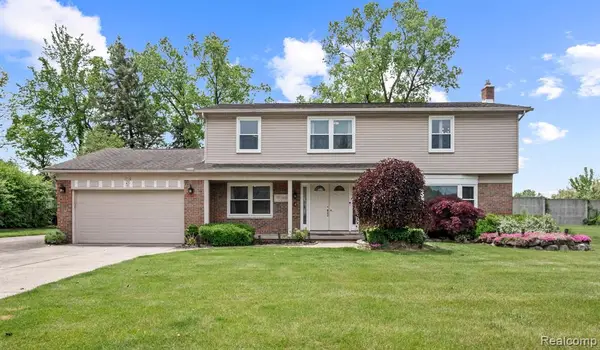 1916 Squirrel Valley, Bloomfield Hills, MI 48304