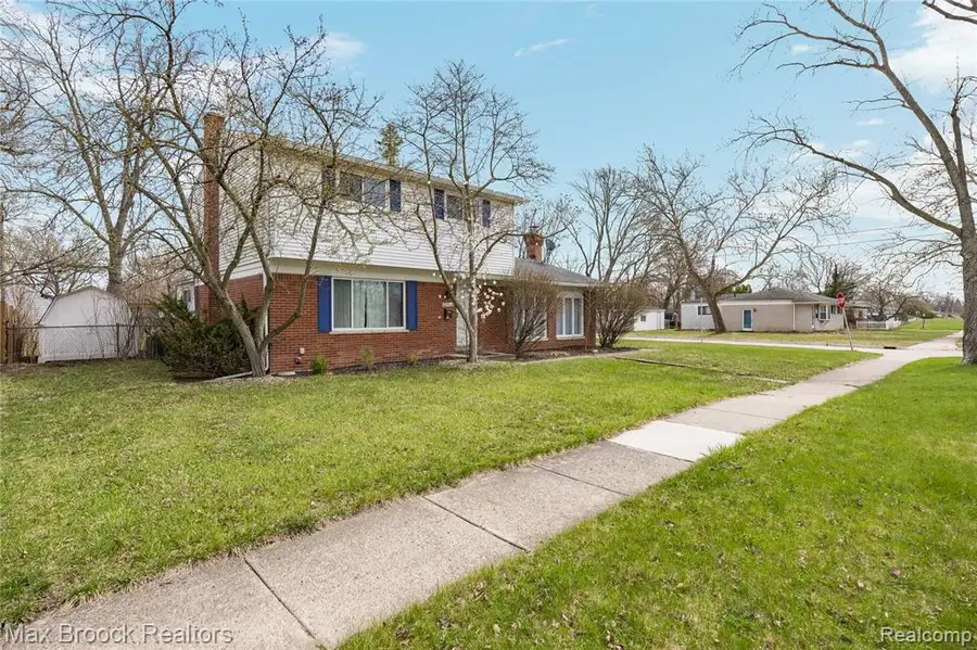 22912 Glenmoor, Farmington Hills, MI 48336 - #2