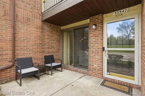 33547 Pondview #130, Livonia, MI 48152