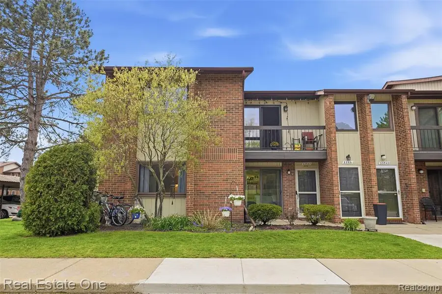 33547 Pondview #130, Livonia, MI 48152 - #3