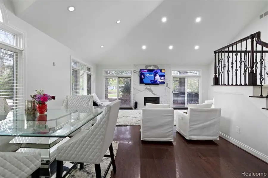 1 Cumberlane, Dearborn, MI 48126 - #3