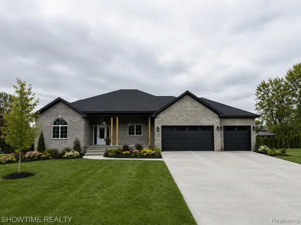 68125 Lake Angela, Richmond, MI 48062