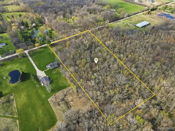 27493 Irwin, Richmond, MI 48062