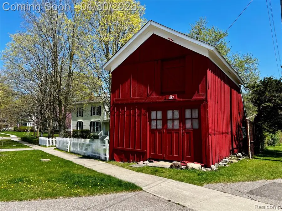 403 Lake, Howell, MI 48843 - #2