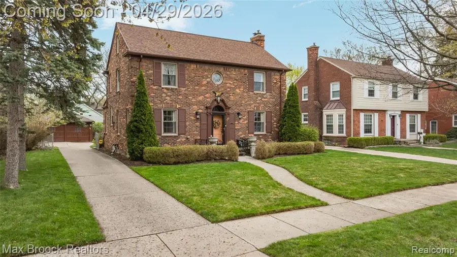 938 Lakepointe Street, Grosse Pointe Park, MI 48230 - #2