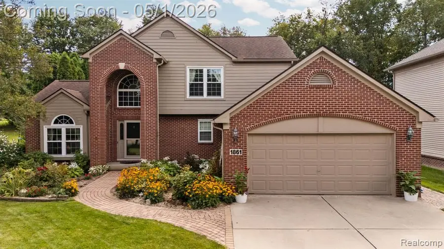 1861 Twin Sun, Walled Lake, MI 48390 - #2