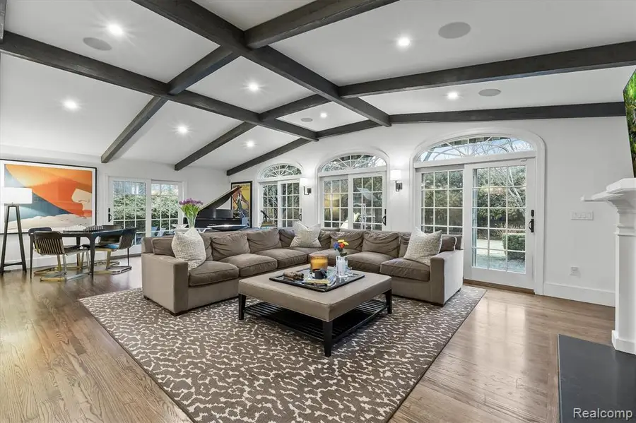 3390 Burning Bush, Bloomfield Hills, MI 48301 - #3