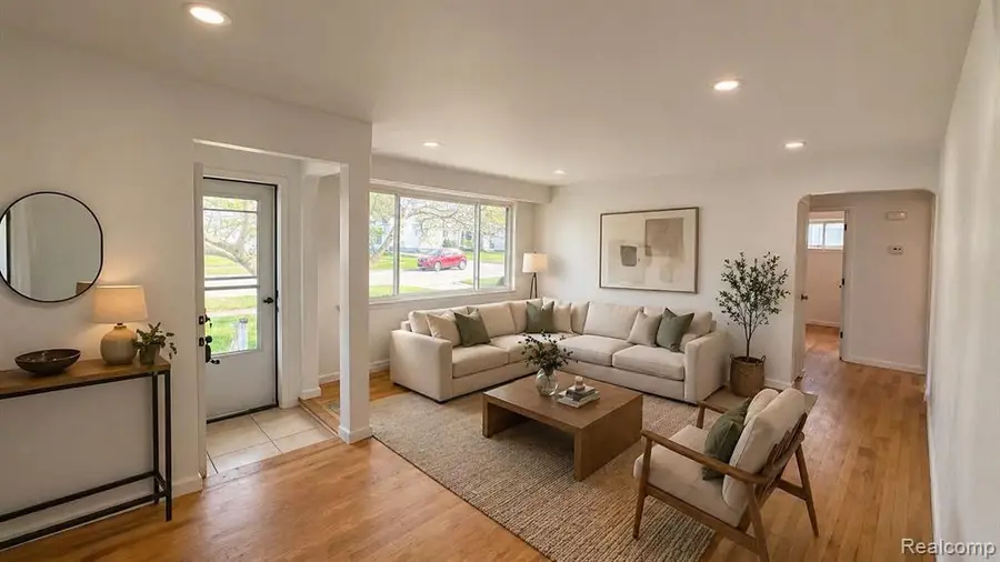 29455 Rosslyn, Garden City, MI 48135 - #3