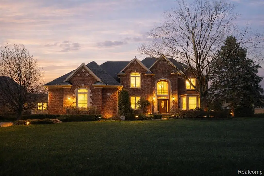 54182 Queensborough, Shelby, MI 48315 - #1