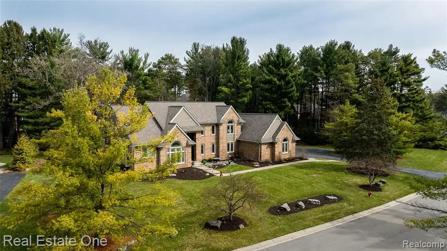 5350 Hidden Pines, Brighton, MI 48116 - #2