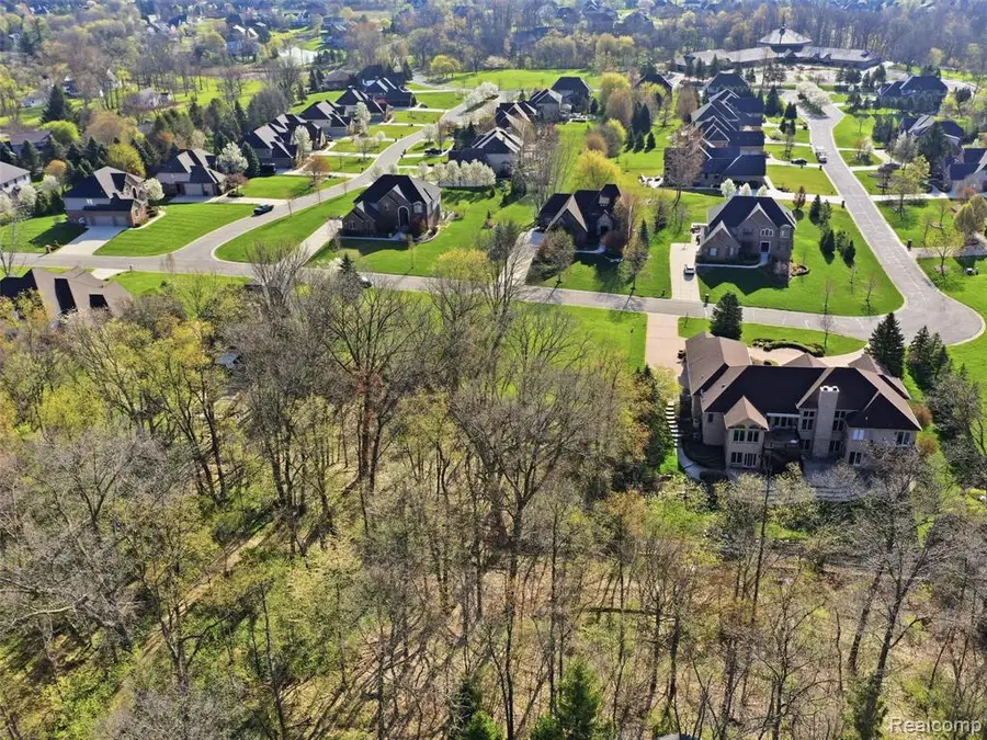 4710 Woodland Hills, Rochester, MI 48306 - #3