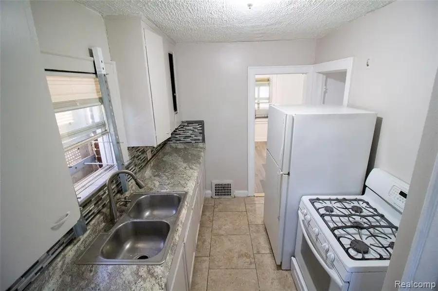 15340 Evanston, Detroit, MI 48224 - #3