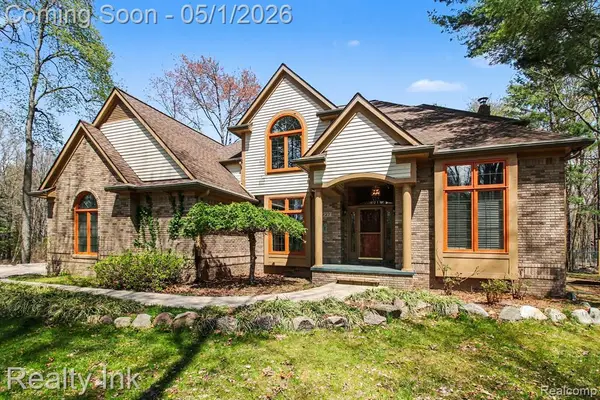 4927 Nature View, Howell, MI 48843