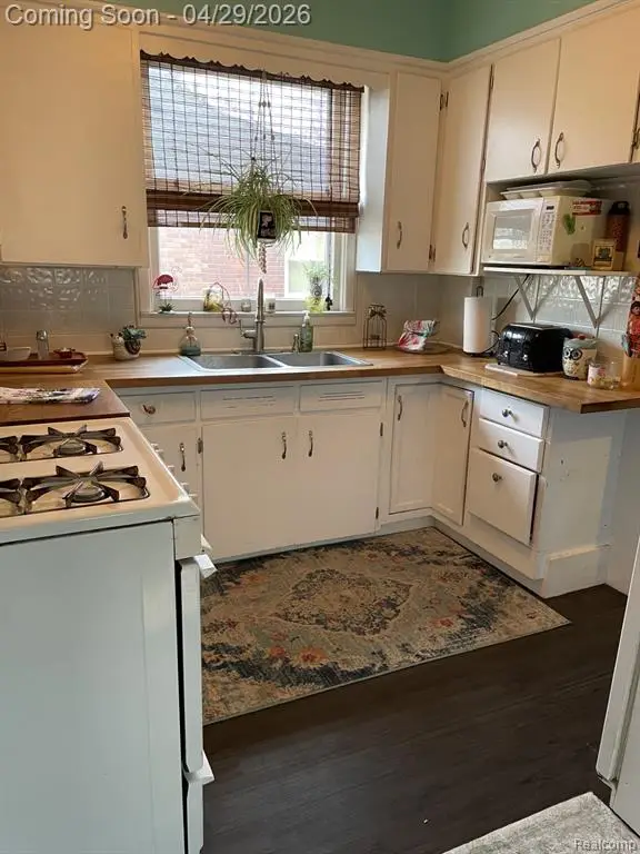 45236 Deshon, Utica, MI 48317 - #2