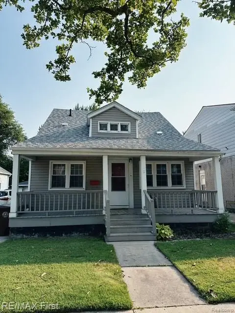 2202 Hollywood, Grosse Pointe Woods, MI 48236 - #2