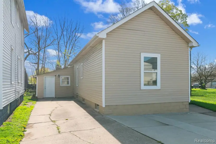 72 Gratiot, Mount Clemens, MI  - #2