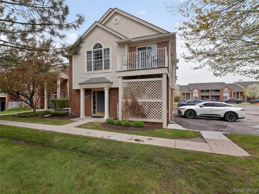 1834 Flagstone #37, Rochester, MI 48307 - #1